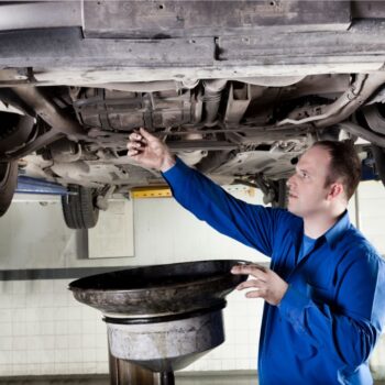 Quels sont les signes indiquant qu'il est temps de faire la vidange de votre voiture ?